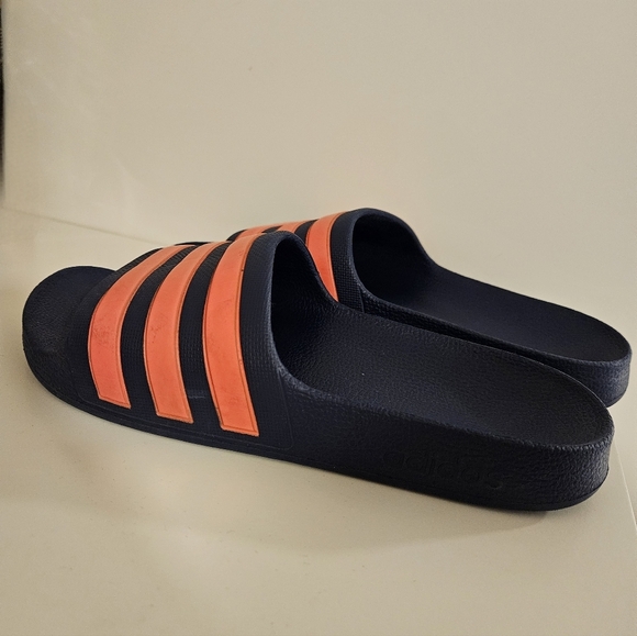 Adidas Adilette Comfort Kids Slides sandal shoes Navy Pink Size 4 - Picture 2 of 4